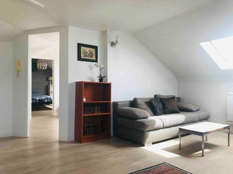 Charming apartment - splendid views of Paris