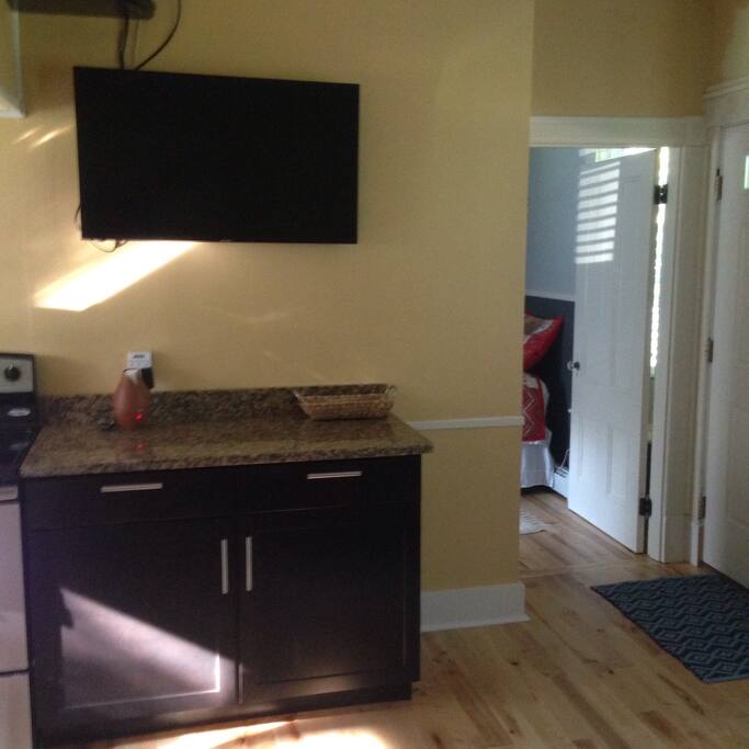 Smart TV and cable