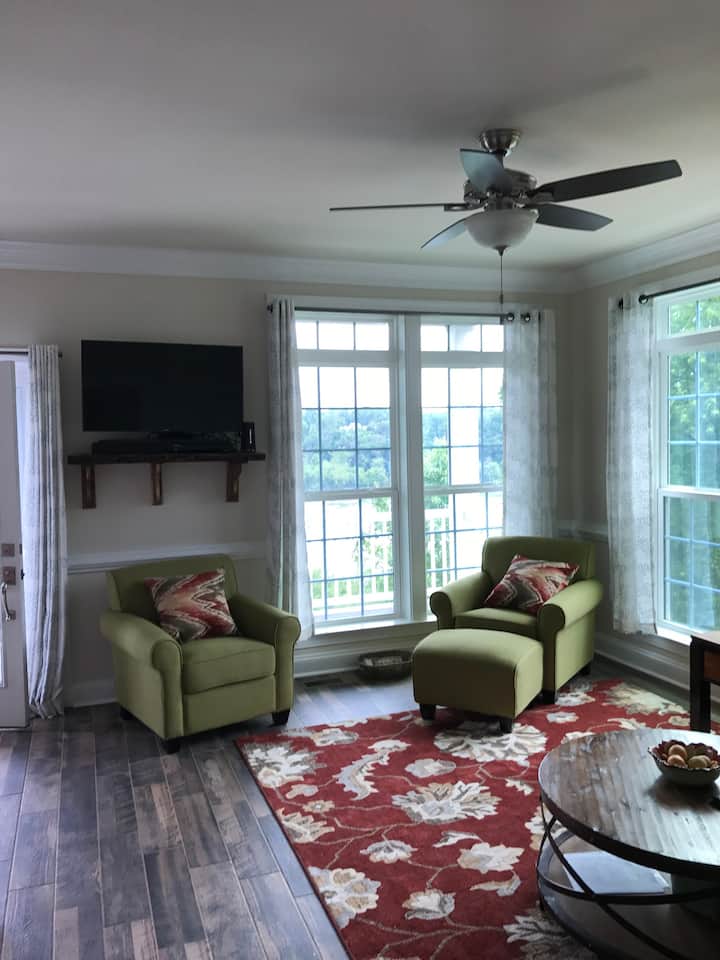 两间客厅的其中一间