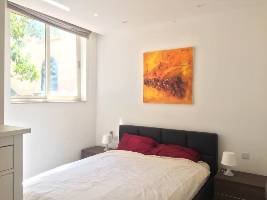 Bright Bedroom with Bathroom en suite.