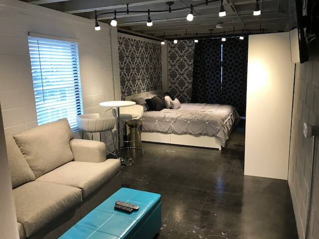 Westport Flat's Industrial Luxury Unit 2