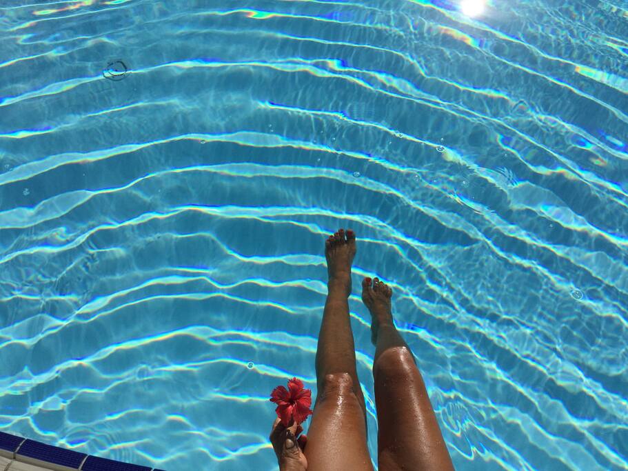 Eau limpide de la piscine