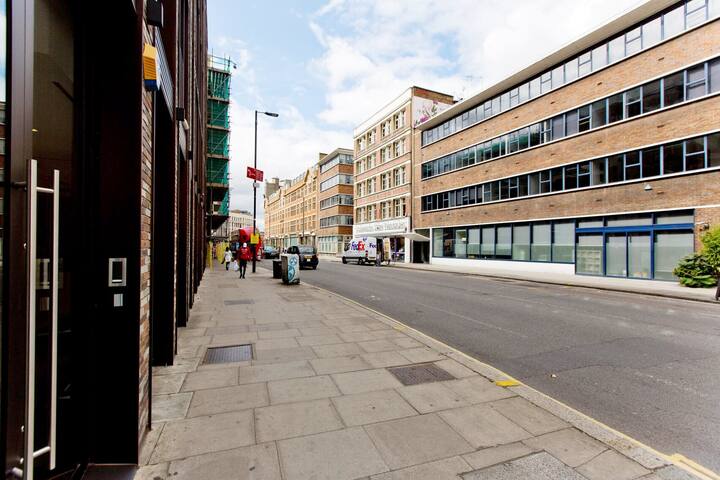 Two Bedroom and Bath on Old Street gallery image 5