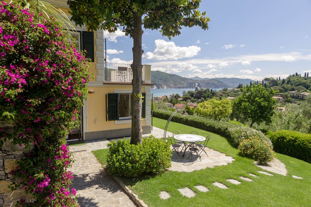 Villa with Outdoor Dining and Sea View & Terrace