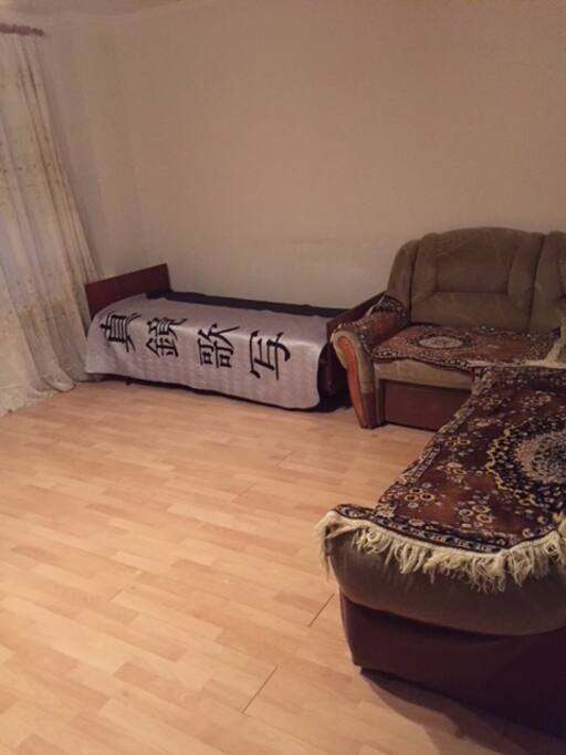 это зал, просторный, 25 м2