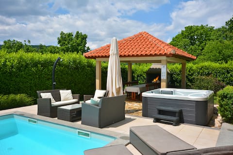 Villa Bisko with heated pool & jacuzzi
