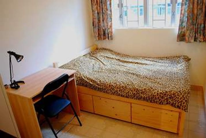 North Point ...Room for 2 --- with lift  (2a)