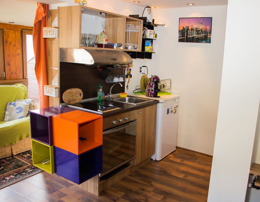 The kitchen. Includes a fully stacked coffee machine