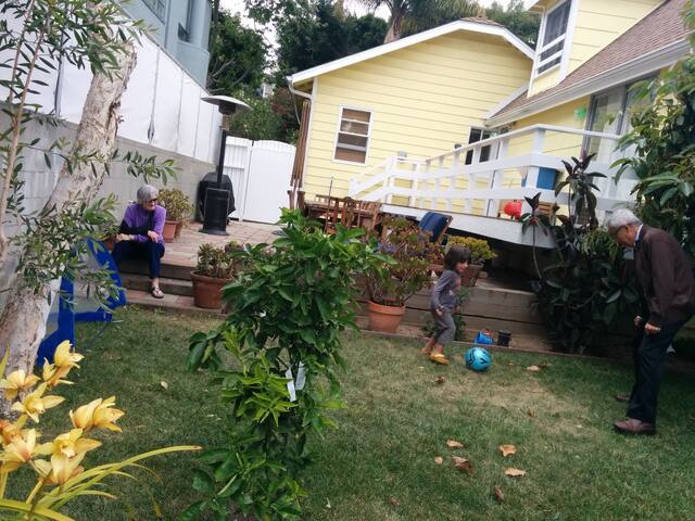 Wonderful beach bungalow with big yard and patio. gallery image 3