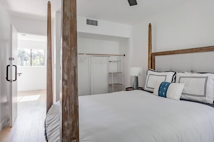 Cycle Along the Beach Near an Architectural House in Venice gallery image 3