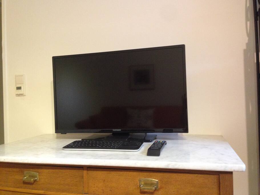 Der Fernseher bietet Euch auch Internet-Zugang.
