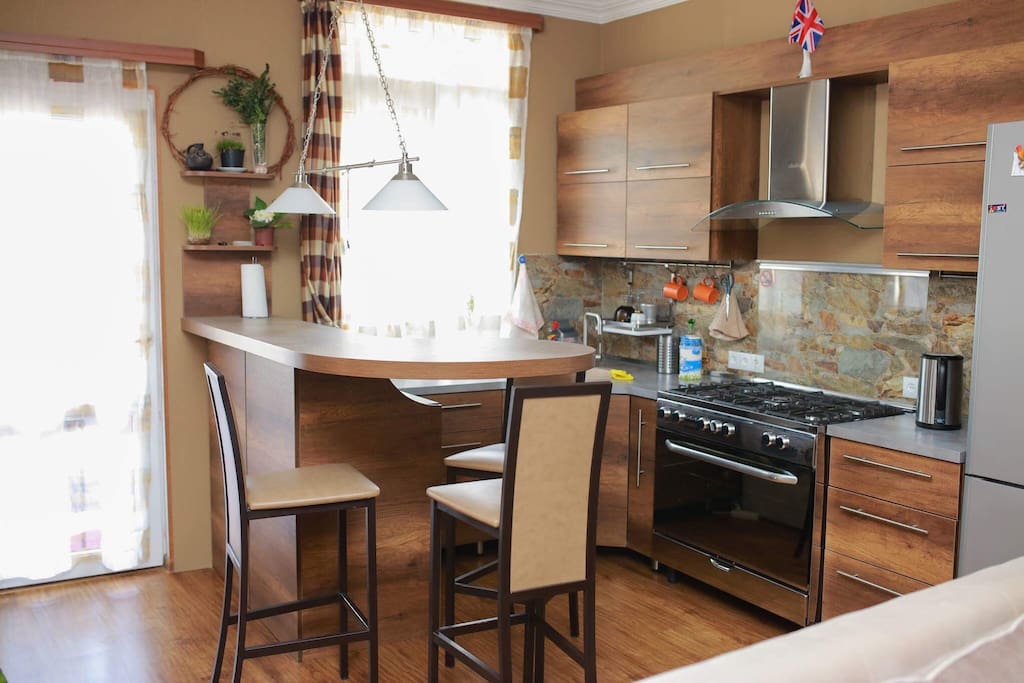 Kitchen breakfast area