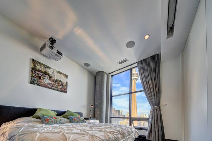 Luxury Penthouse w BREATHTAKING CN TOWER Views! gallery image 3