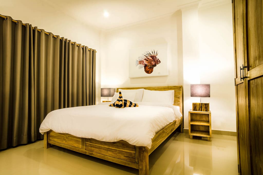 Parents double room with queen size bed