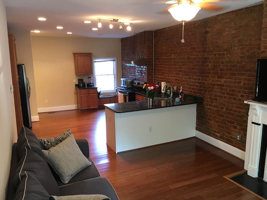Kitchen/Live room