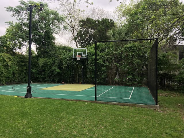 Hili’s Home gallery image 2