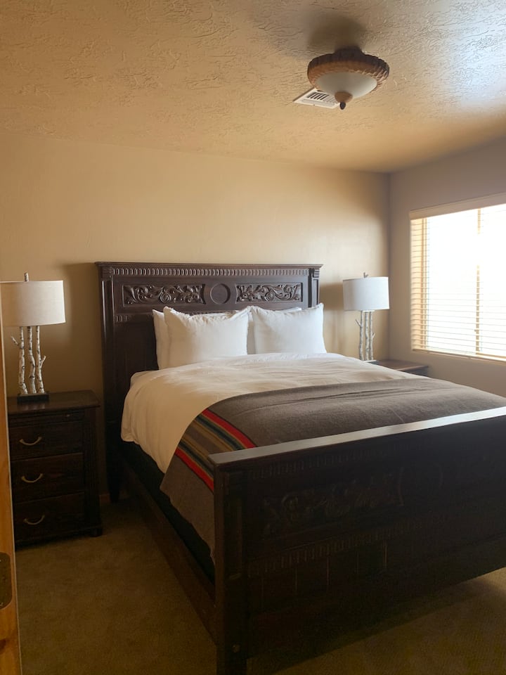 Cama de matrimonio en la planta baja 