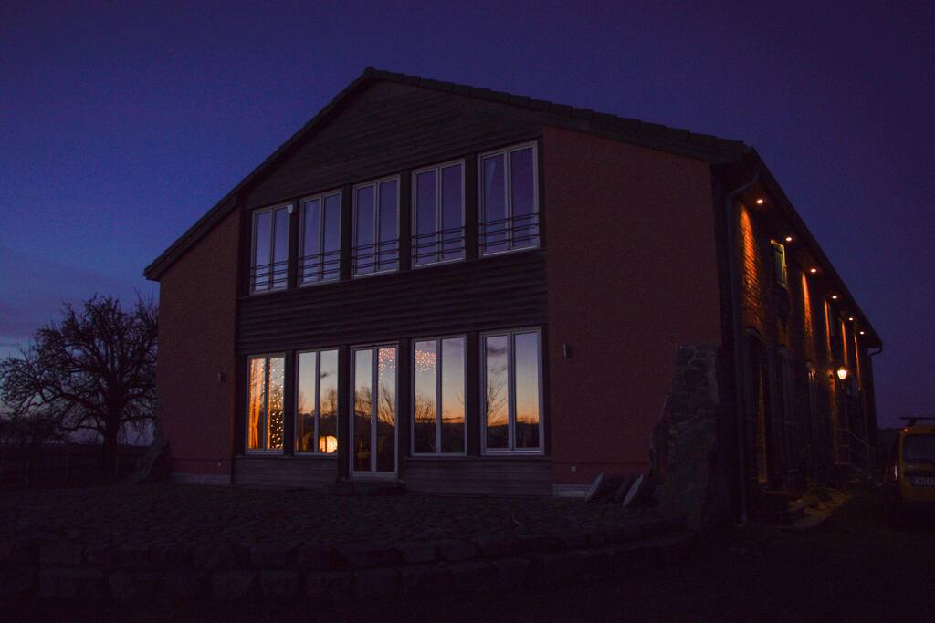 Haus am Winterabend