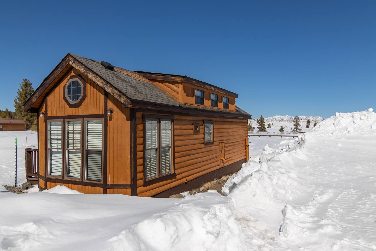 Mcgee Cabin In Mammoth Lakes Tiny Houses For Rent In Mammoth Lakes