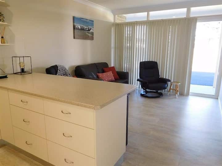 Woolgoolga Beach Escape -1 Minute Walk To Beach ! - Woolgoolga