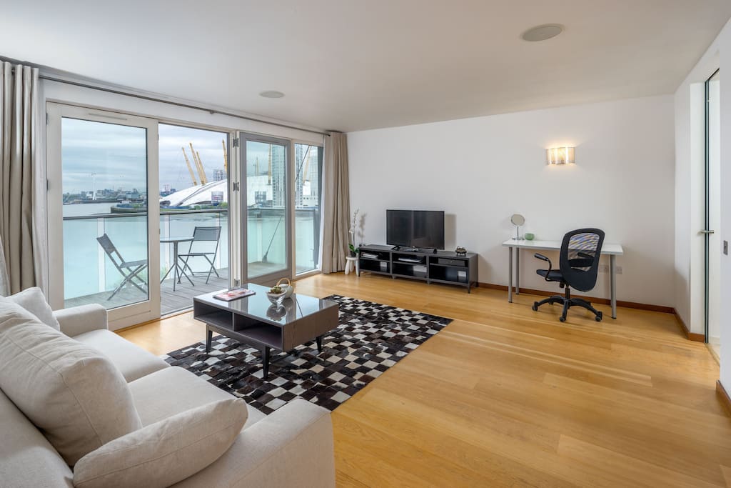 The living area is light and spacious with spectacular views over the River Thames.