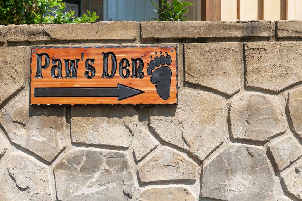 PAWS DEN HAS ONSITE PARKING ON LOWER LEVEL OF OUR LARGE LOG CABIN