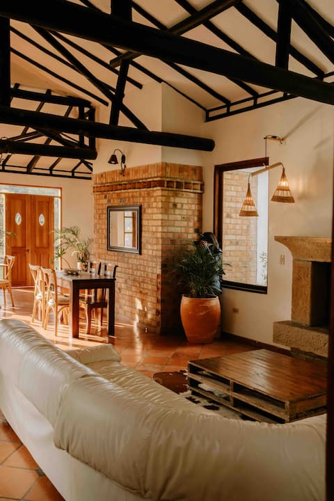 Quiet room in inhabited home · Ave Maria