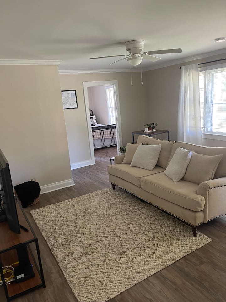 Cozy 1bed/1bath/full Kitchen In Foothills Of Nc - Danbury, NC