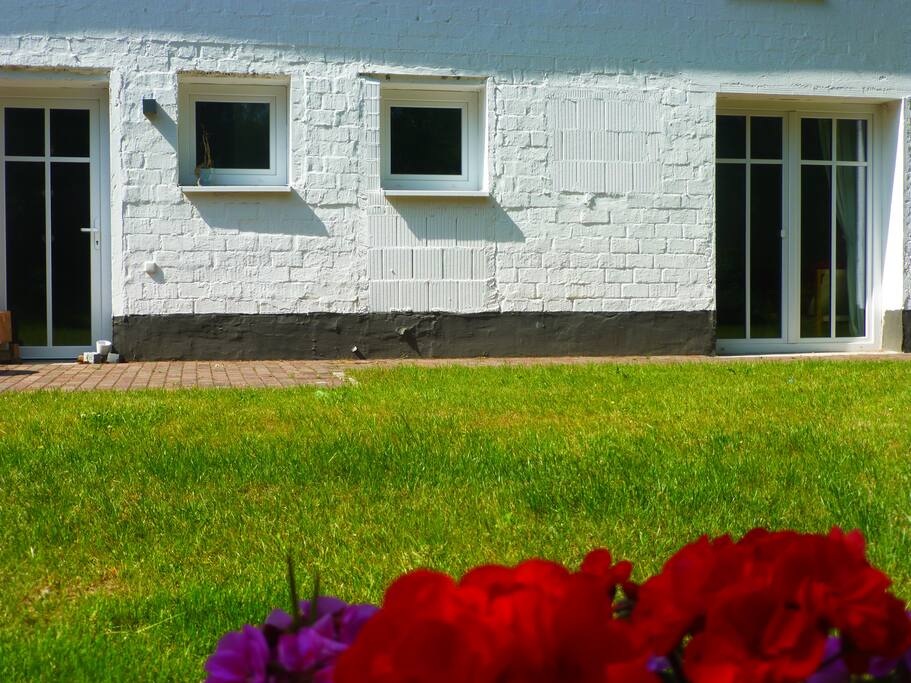 Ferienwohnung mit Terrasse und Garten