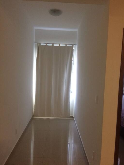 Corredor com vista para rua