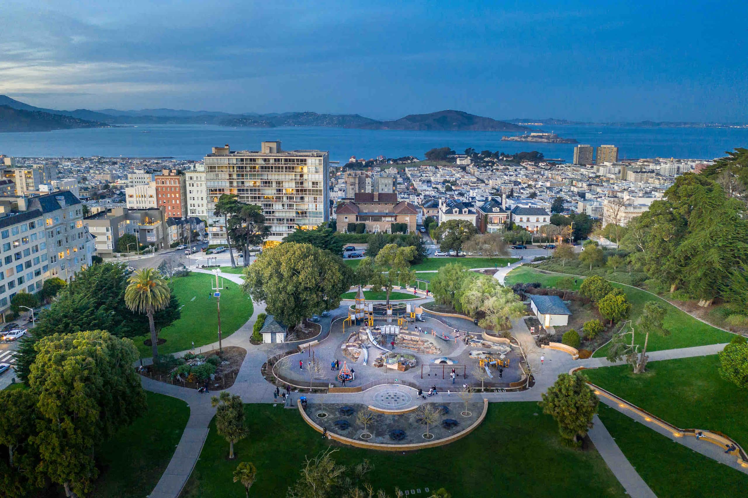 Home in San Francisco · ★4.89 · 1 bedroom · 3 beds · 1 bath - Image 21