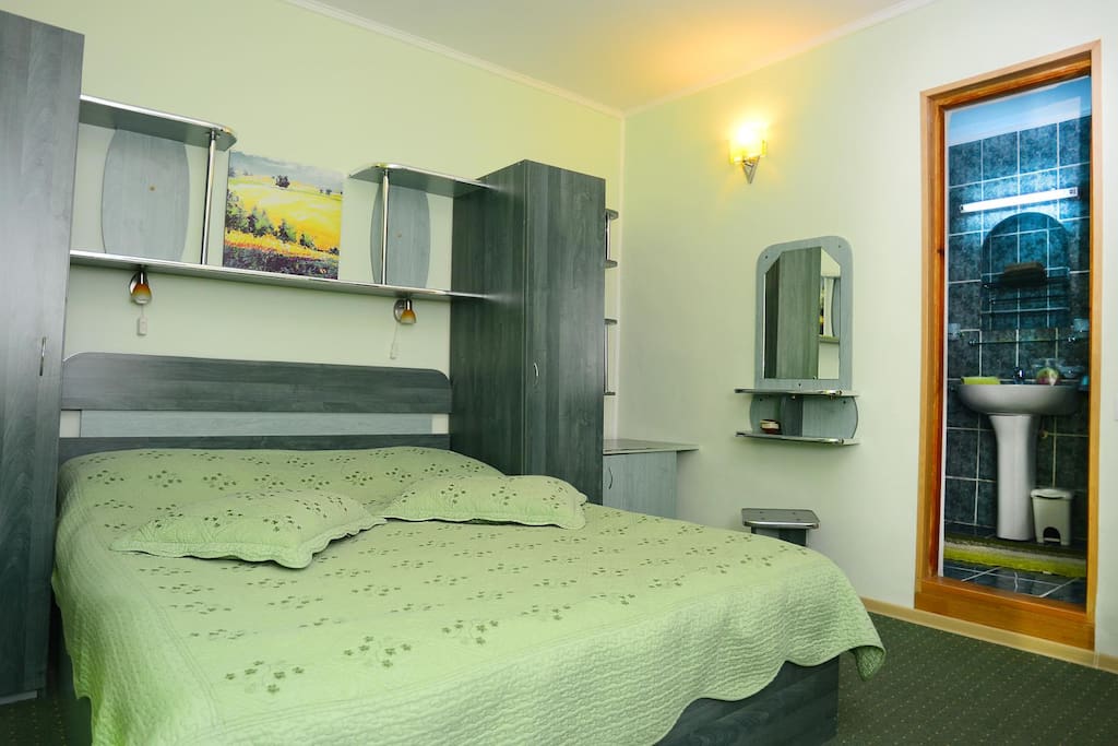 Super cozy Green Double Bed :-)