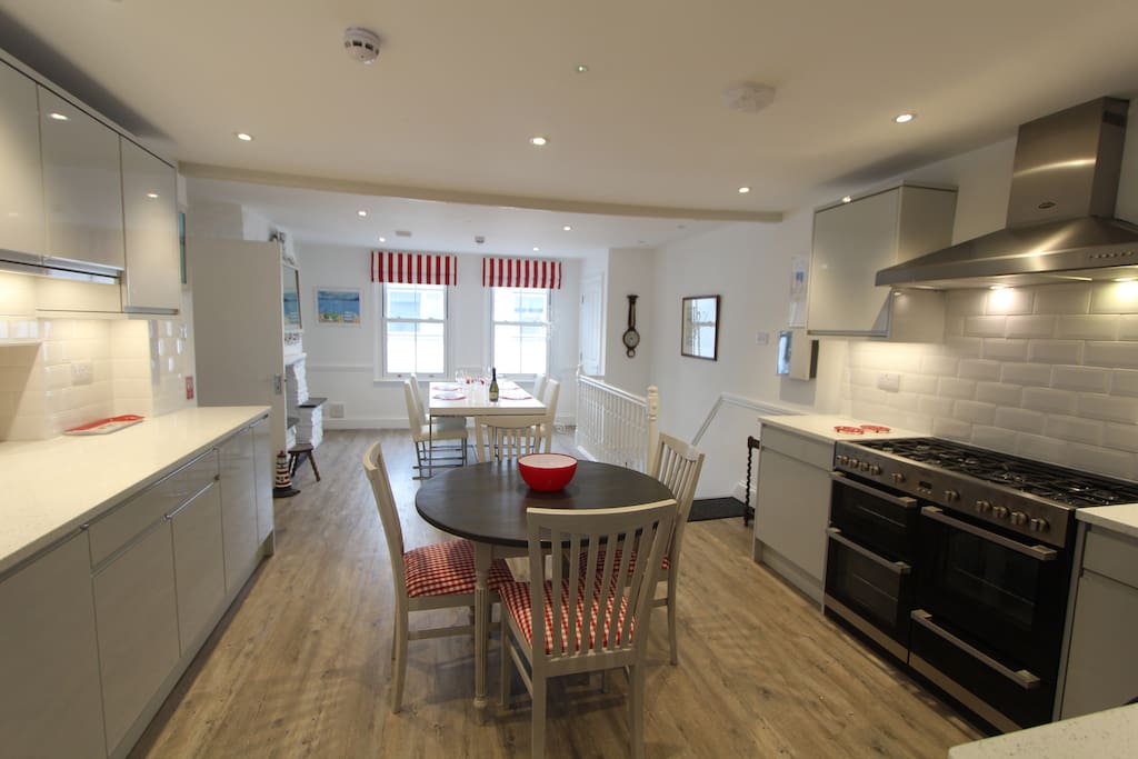 Open Plan Kitchen & Dining