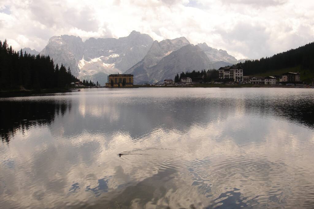 Vista sul Lago di Misurina e sul Sorapiss