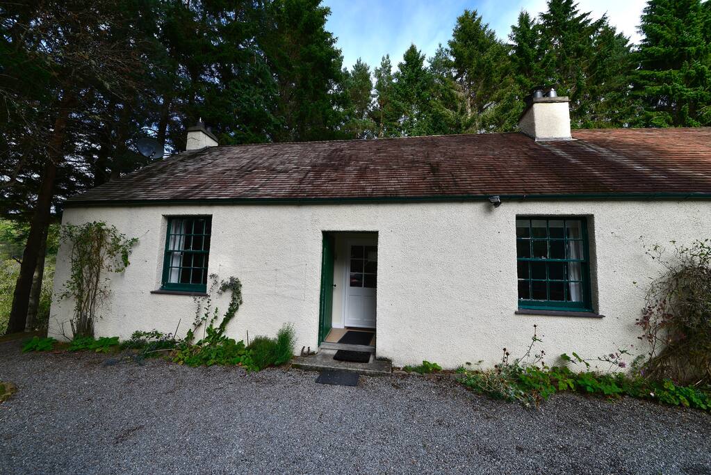 Left Hand Cottage