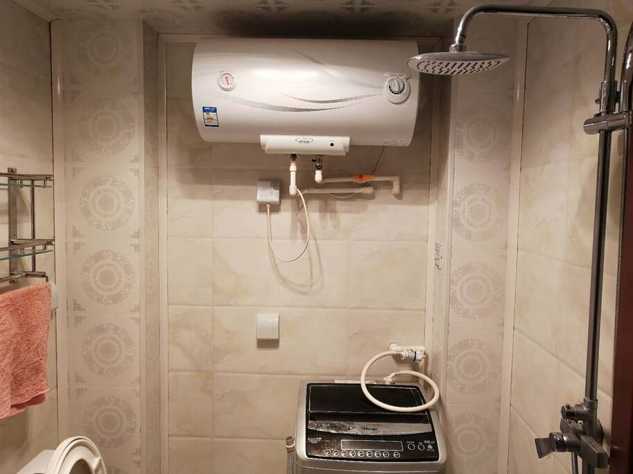 卫生间有马桶洗衣机热水器