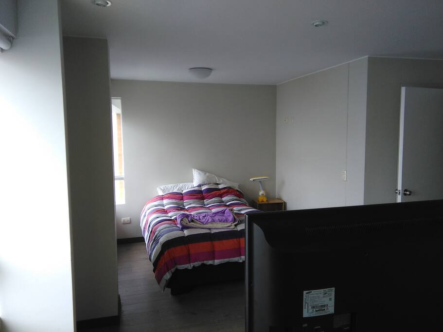 Cuarto muy amplio, aproximadamente 21m2
