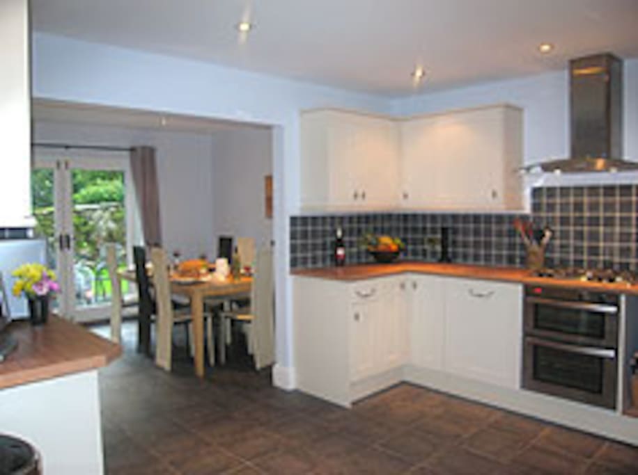 Large kitchen-breakfast room