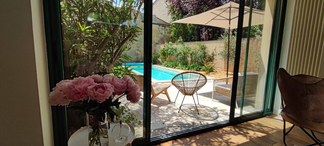 Villa, piscine, parking, à 10 mn à pied du centre