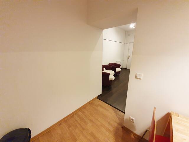 3Room Apartment Frankfurter Allee-Perfect Location gallery image 5