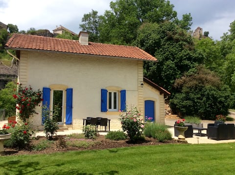 Nice air-conditioned house on the river bank