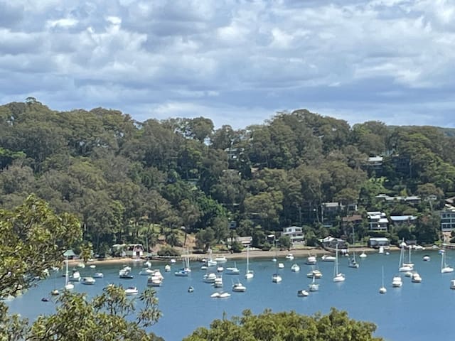 Palm beach, modern 2 bedroom place with water view