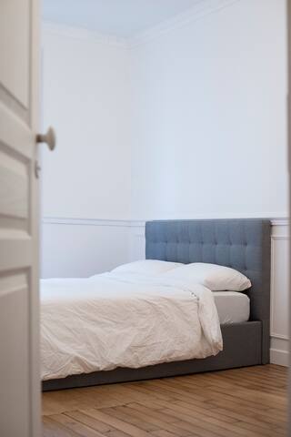 Room near Gare du Nord & Gare de l'Est