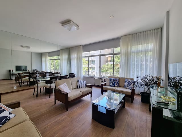 Espaçoso 3 quartos no coração de Ipanema