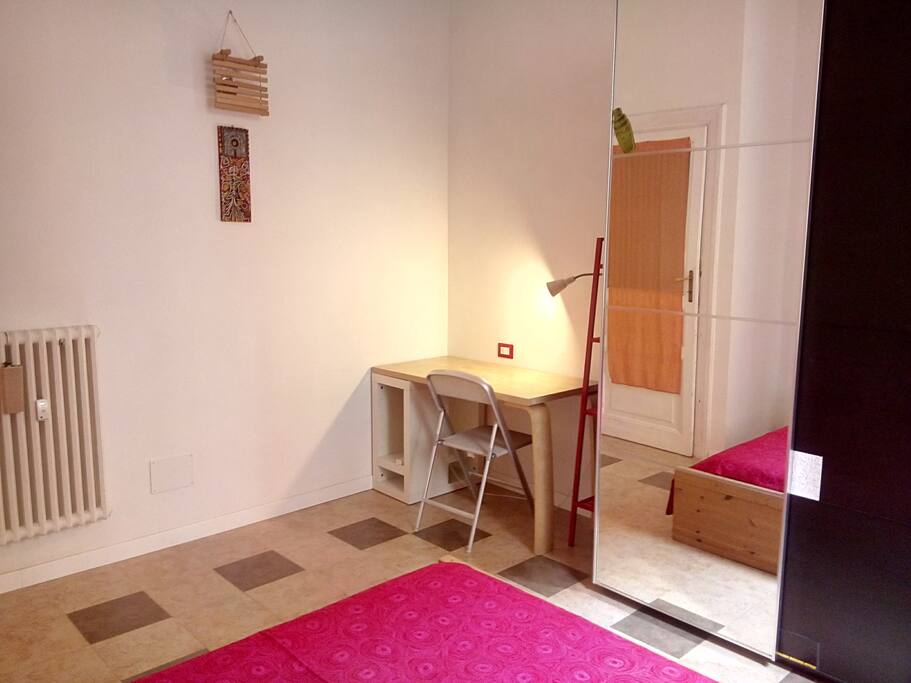 Pop single room