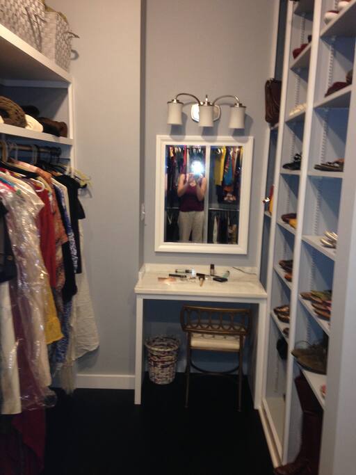 Vanity for makeup