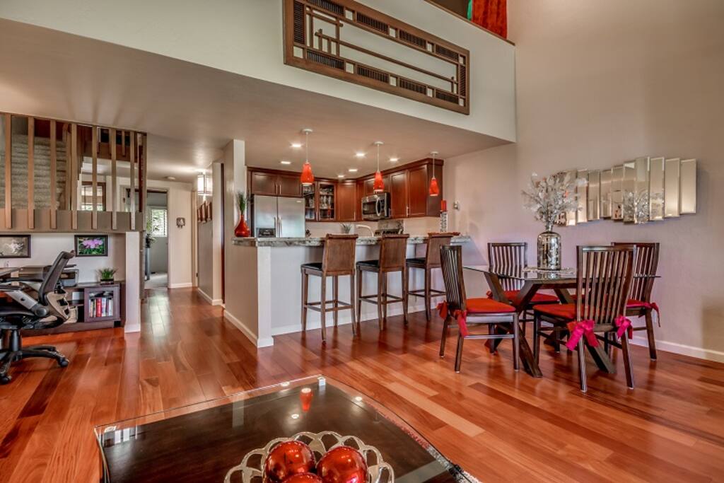 Dining area to kitchen