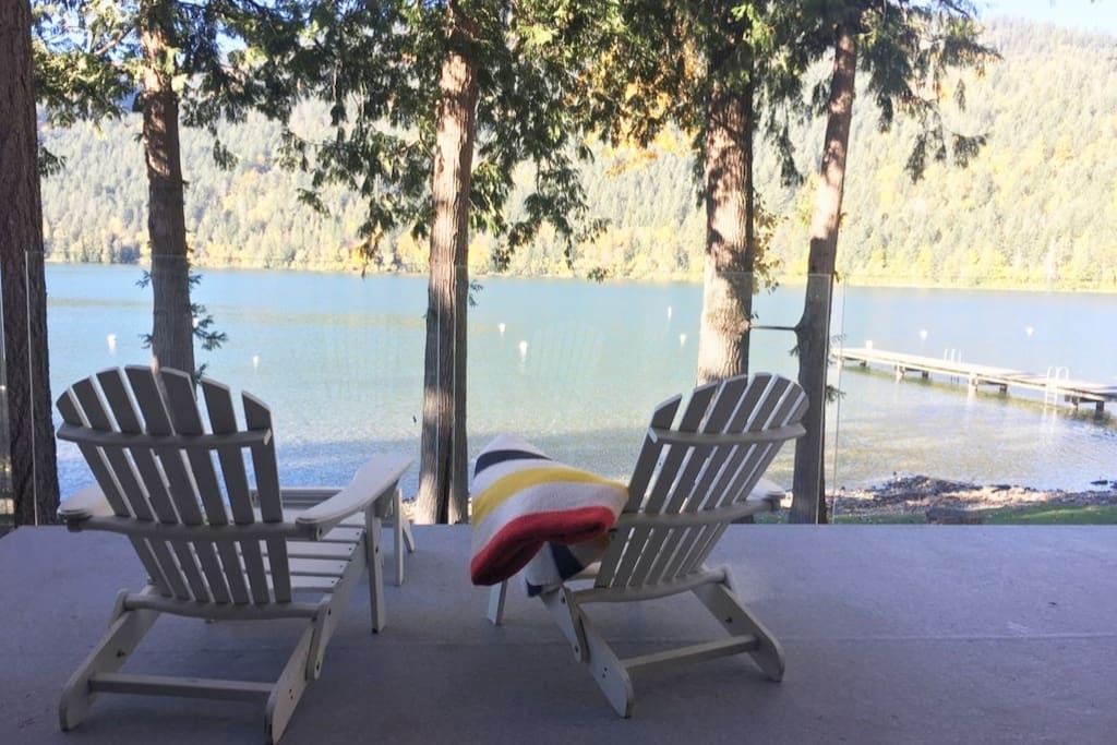 Waterfront Cabin On Cultus Lake Cottages for Rent in Cultus Lake, British Columbia, Canada Waterfront Cabin On Cultus Lake Cottages for Rent in Cultus Lake, British Columbia, Canada