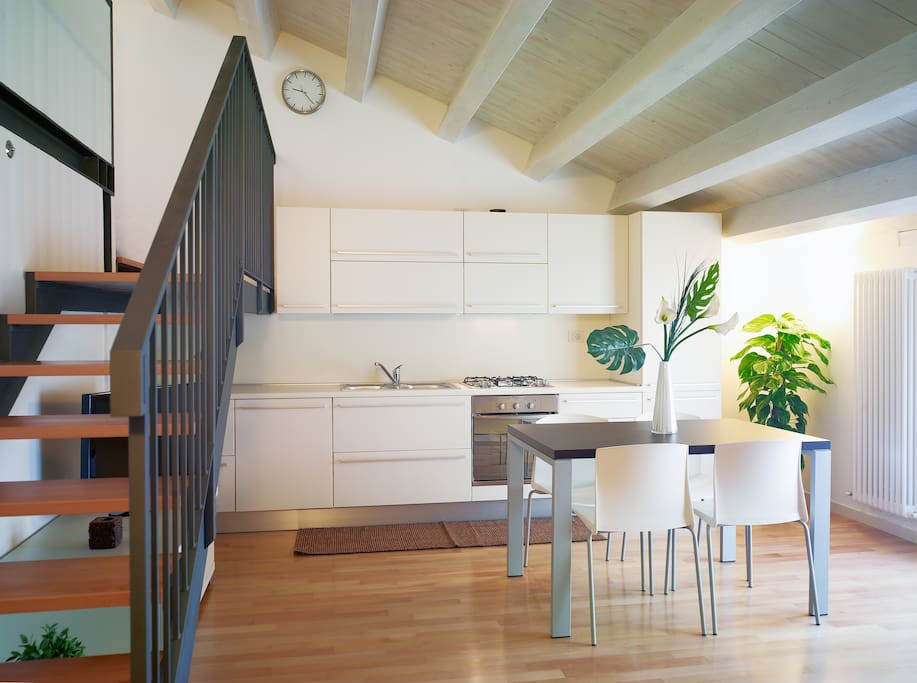 Cucina e salotto / Kitchen and living room