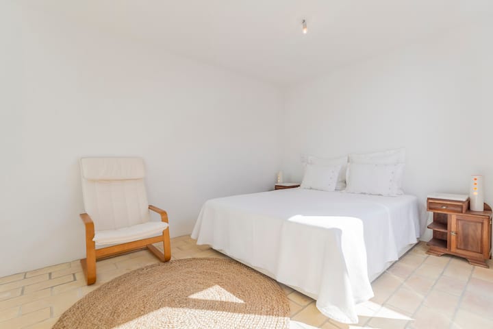 საძინებელი 1